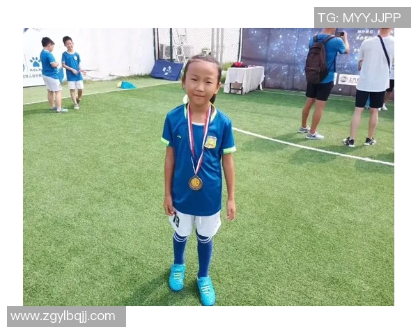 绿茵传奇：一位足球明星的自传与梦想之旅